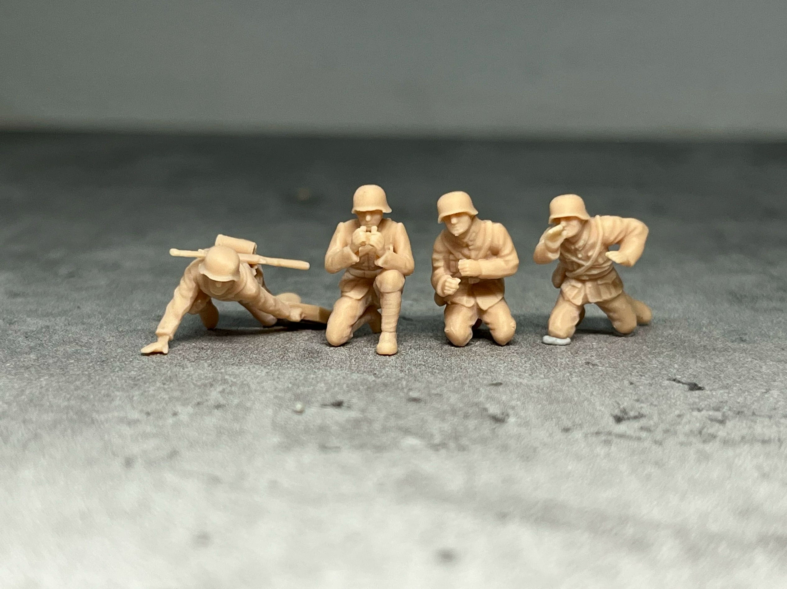 National Army Artillery Soldiers: Pak36/35 37mm Anti-tank Guns. Soldiers can be modeled in various scales for communication purposes.LSSNo55 1/35/48/64/72/87/100/144