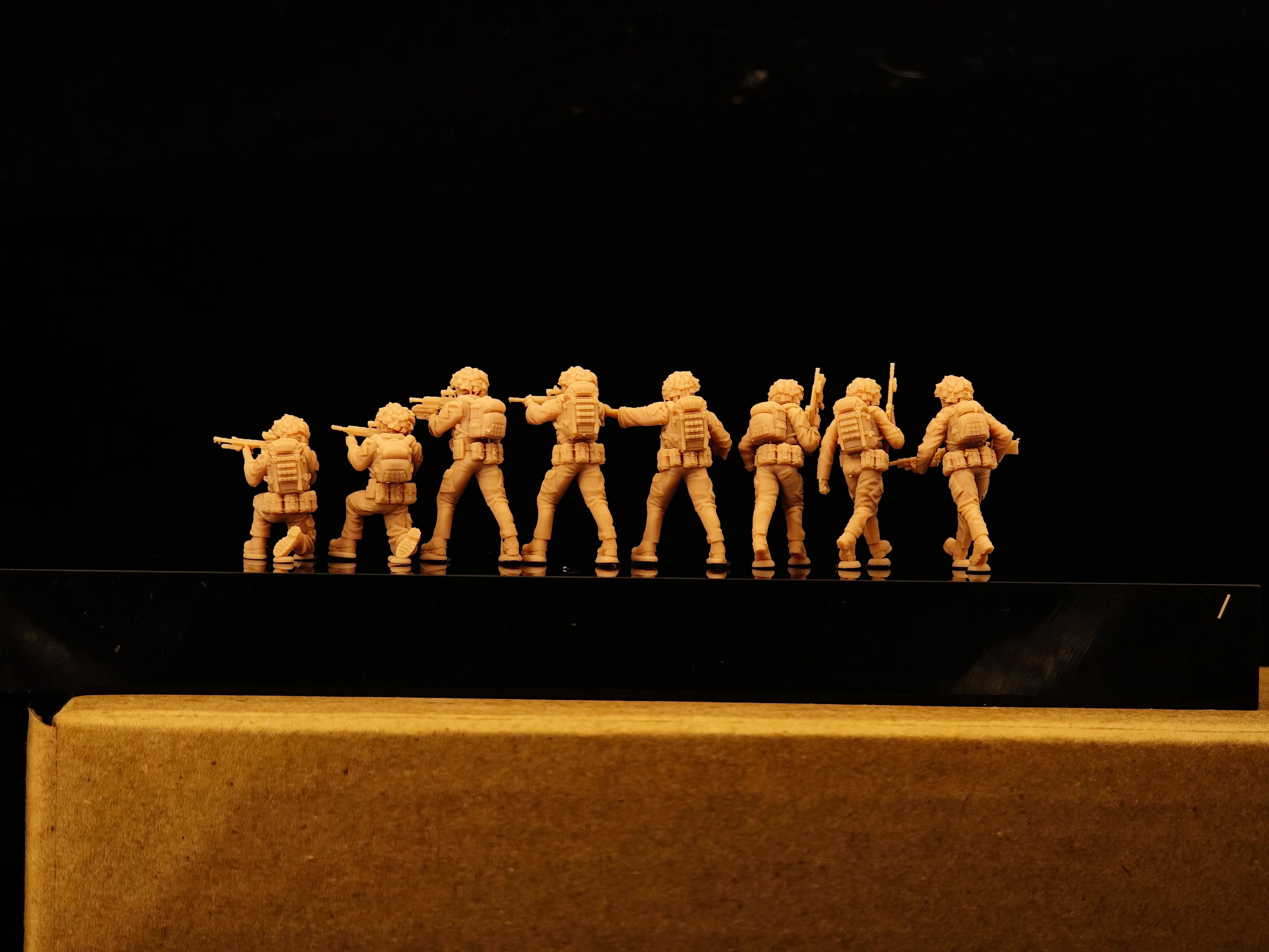Modern British infantry ① 8 men LSSNO257 1/35/48/64/72/87/100/144