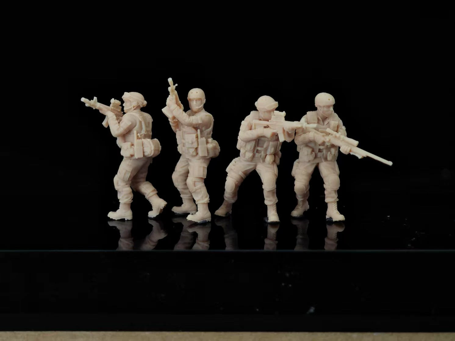 A 7-member modern peacekeeping force LSSNO151 1/35/48/64/72/87/100/144