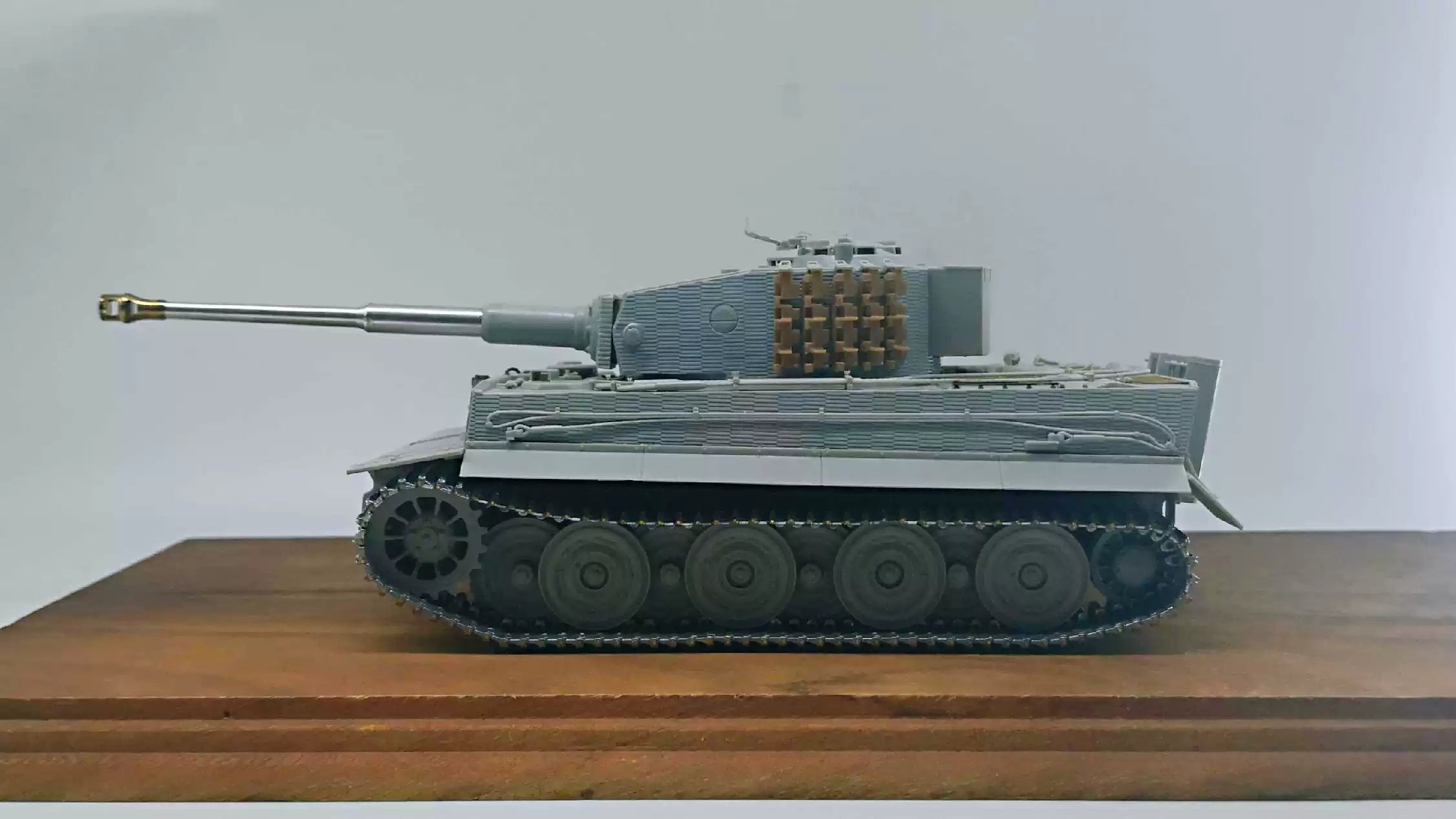 SSMODEL    SX35023 Tiger Tank Mid-Late Stage Environmentally Friendly Zinc Alloy Metal Track with Pins 1/35