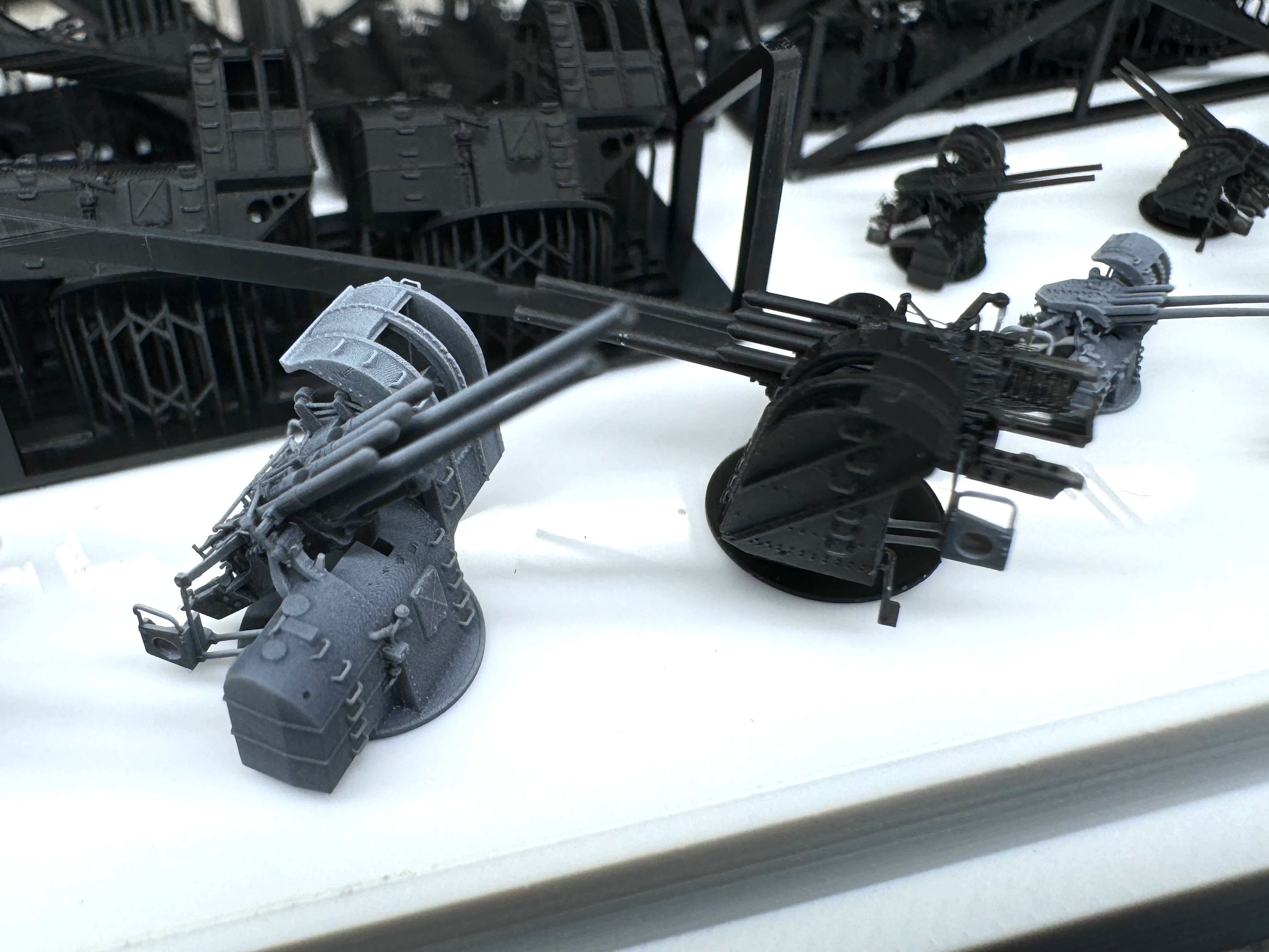 SSMODEL R350015   1/350Proportional 127mm anti-aircraft gun early split three angle adjustments