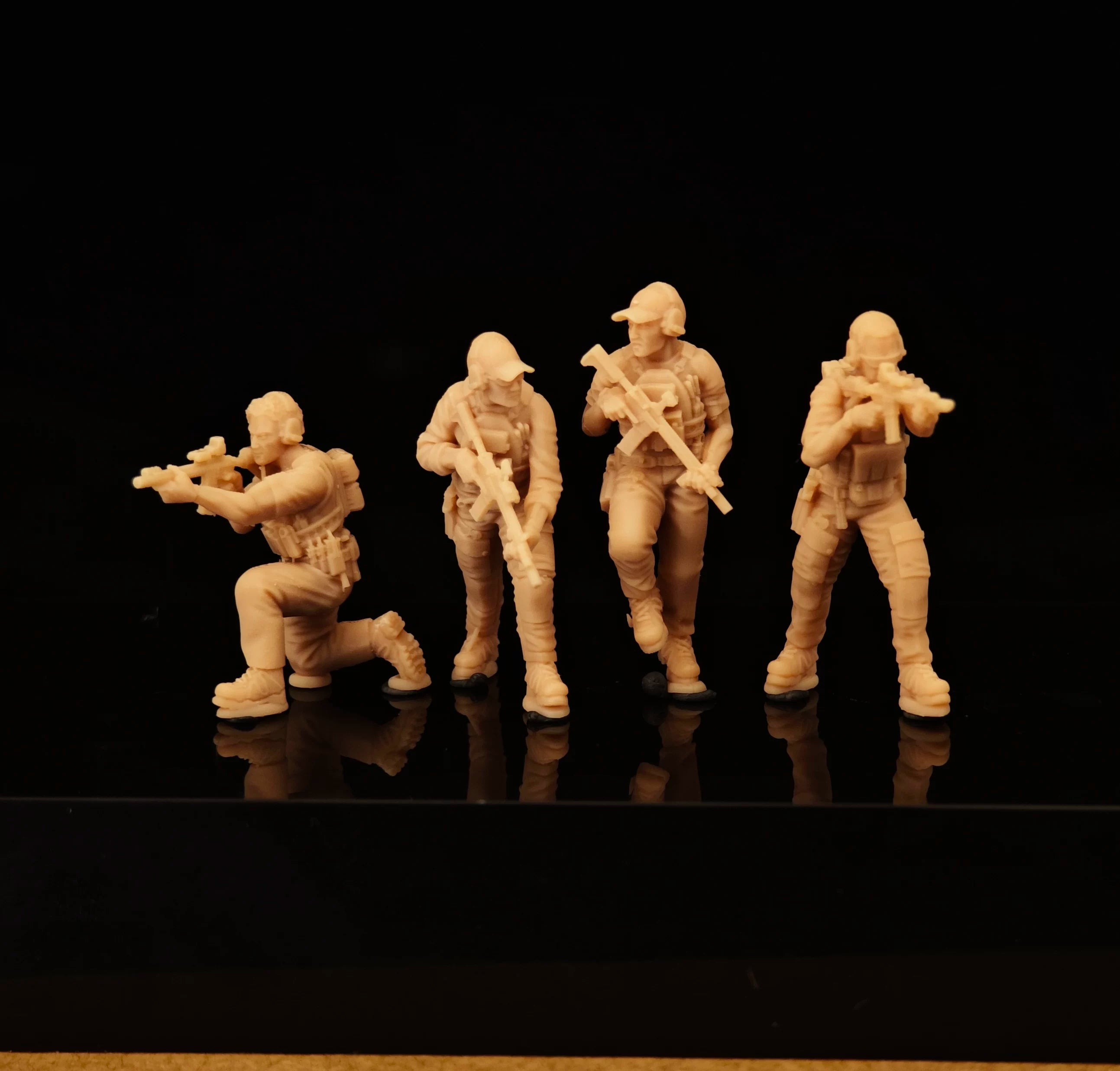 Modern SAS (Special Air Service) - 4 people LSSNO218 1/35/48/64/72/87/100/144
