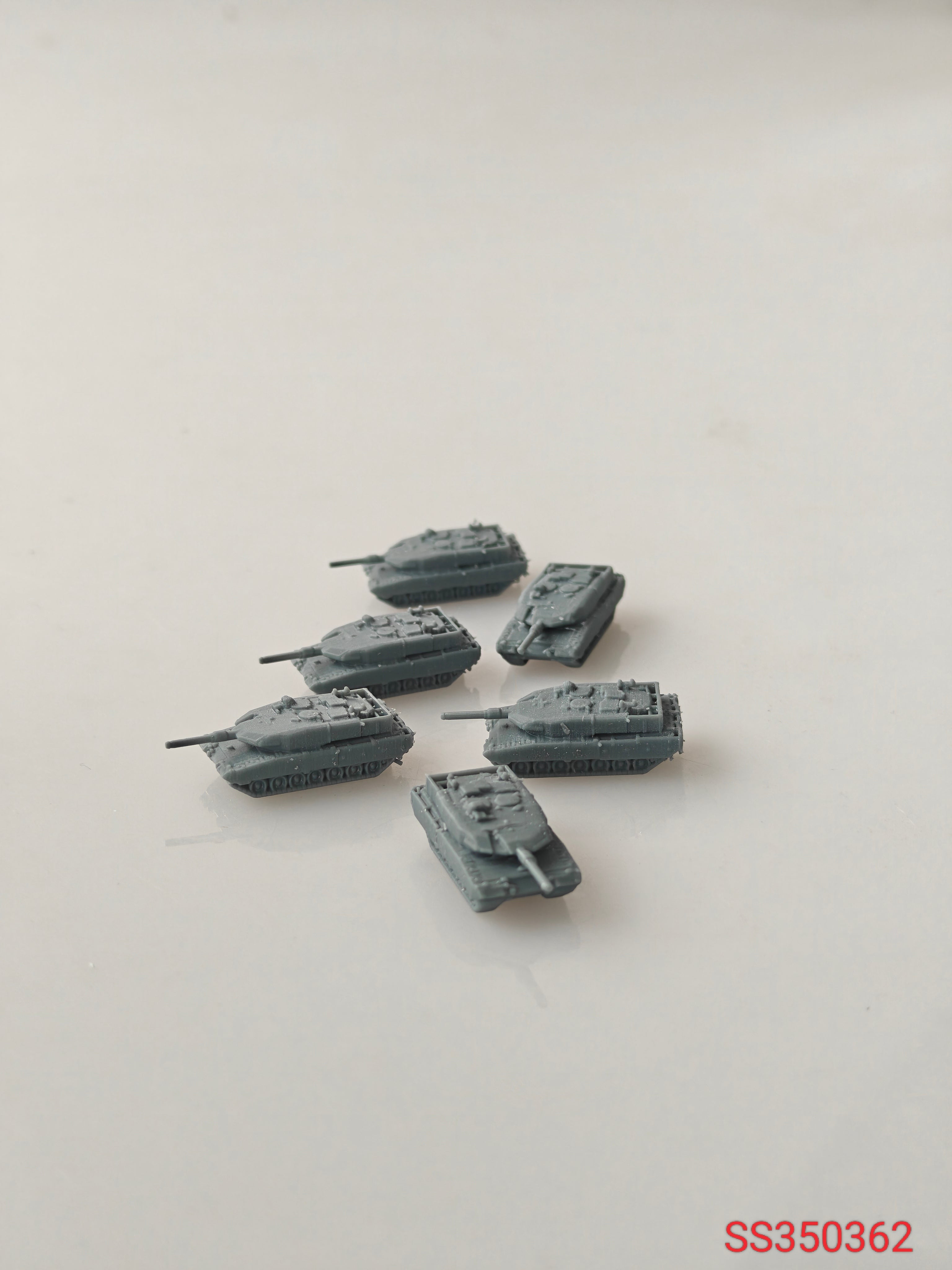 Detail view of SSMODEL 362 Military Model Kit Canada Leopard 2A4M CAN MediumTank Model