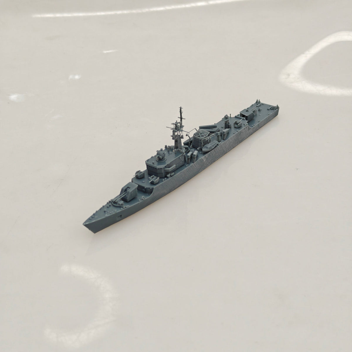 SSC179  Military Model CNS Jianghu III Class Frigate Water Line — scale model kit