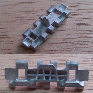 SSMODEL  35027 Soviet IS3 tank model 1/35 metal tracks with pins — detail view 2