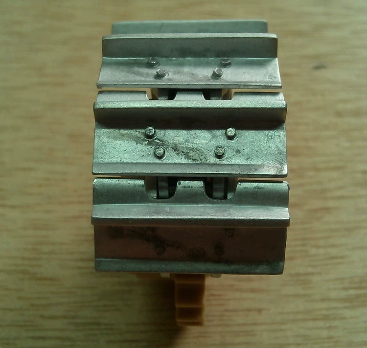 SSMODEL  35179 Teddy Bear D9R Armored Dozer 1/35 Metal Track Assembly Bite No Glue Required