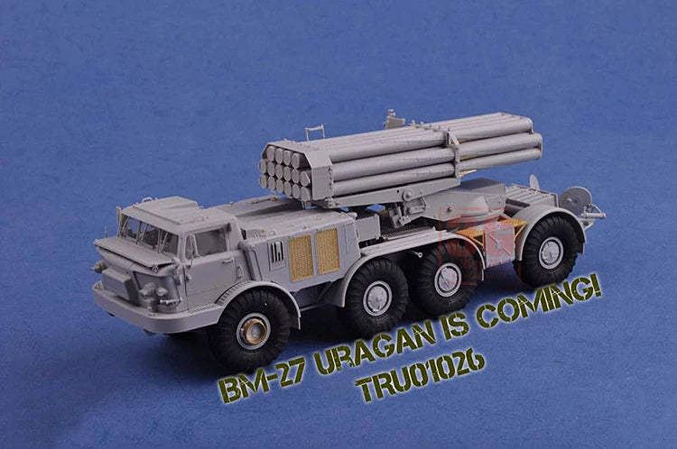 3G model Trumpeter assembly model 01026 1/35 Russian 9K57 Hurricane self-propelled MLRS — detail view 3