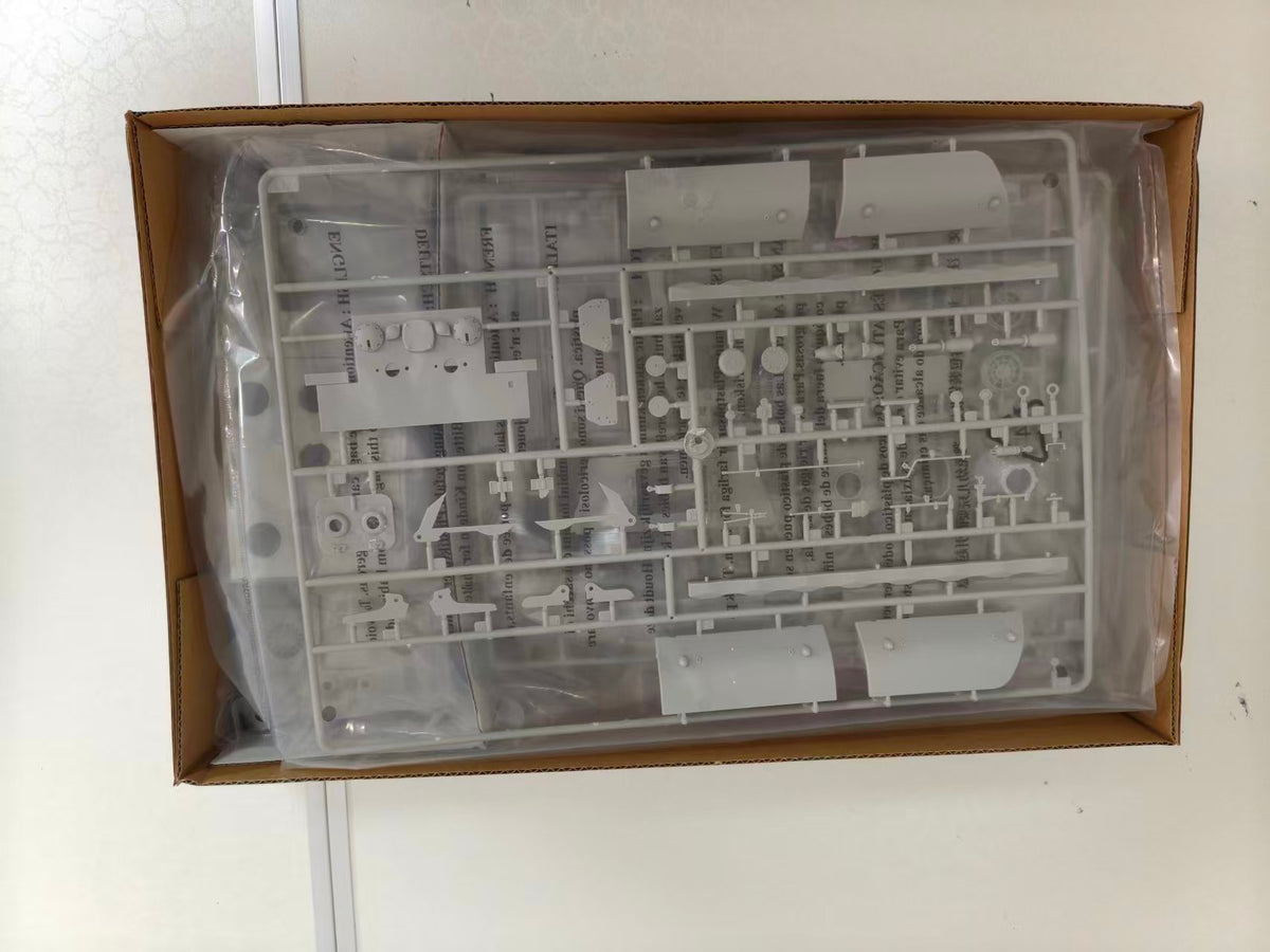 Trumpeter 01596 - 1/35 German Tank Hunter E-100 - New- — detail view 4