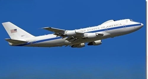 Hasegawa 10867 1/200 USAF E-4B Nightwatch 2024 Airborne Command Post Kit JAPAN NEW Main image