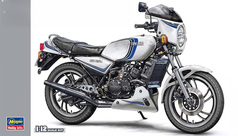 Hasegawa 1/12 Yamaha RZ250 (4L3) with Cowl (1982) — scale model kit