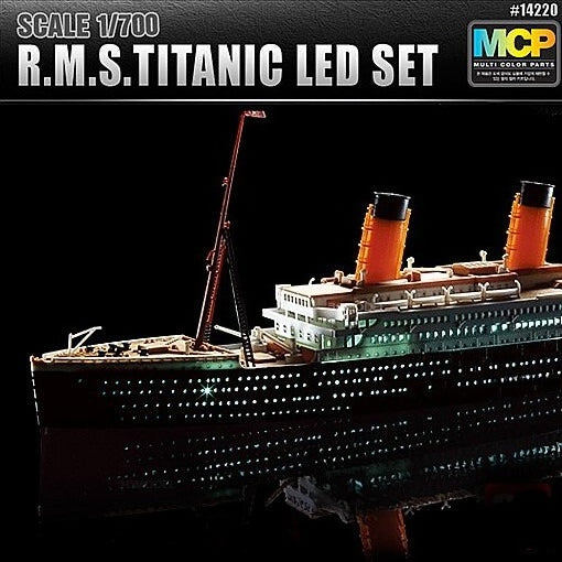Academy 14220 1/700 R.M.S. TITANIC LED SET