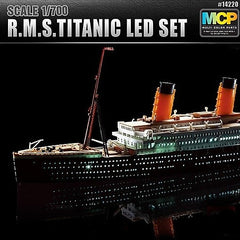 Academy 14220 1/700 R.M.S. TITANIC LED SET