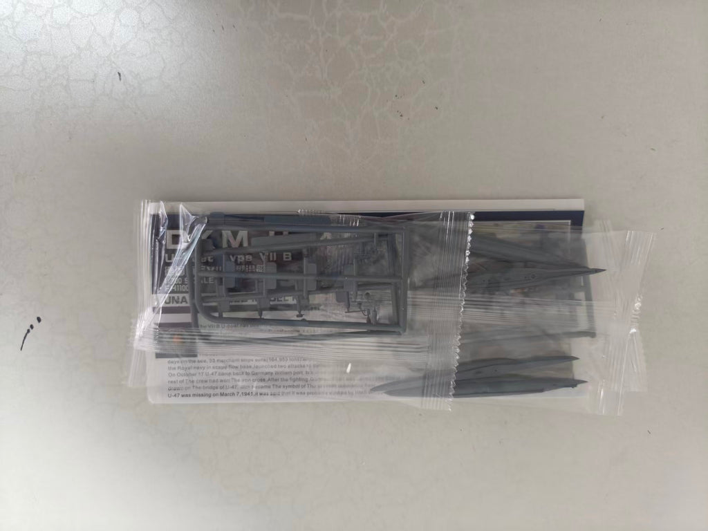 Flyhawk FH1100 1/700 DKM U-47 U-BOAT Type VII B Plastic Model Kit