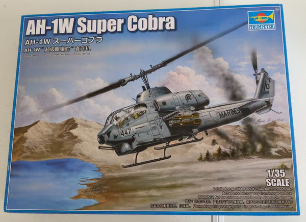 Trumpeter 05116 1/35 AH-1W Super Cobra Aircraft Assembly Model Kit