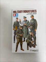 Tamiya 35298 1/35 Scale Model Military Kit WWII German Field Commander Set