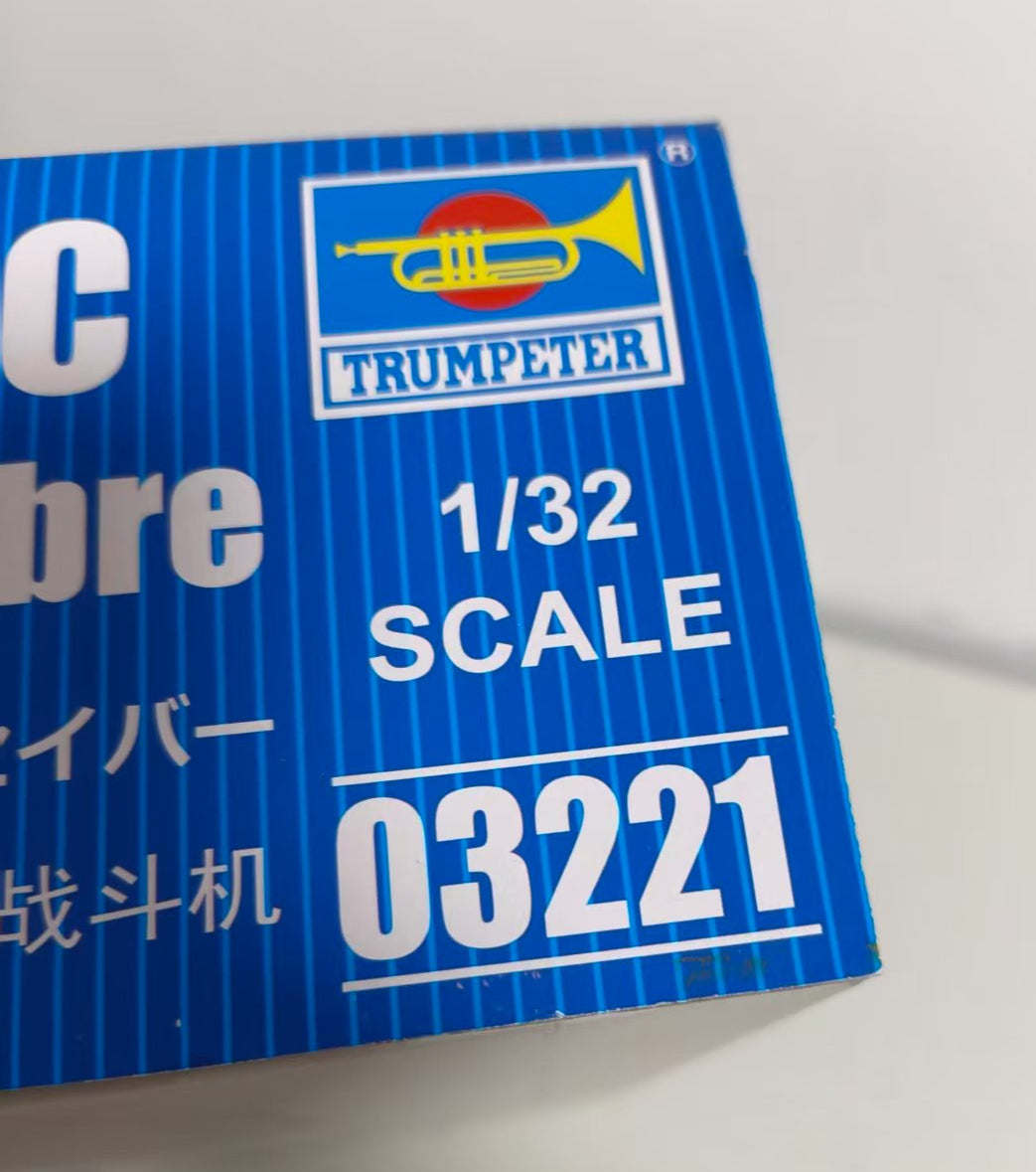 TRUMPETER 03221 1/32 F-100C Super Sabre Model Kit