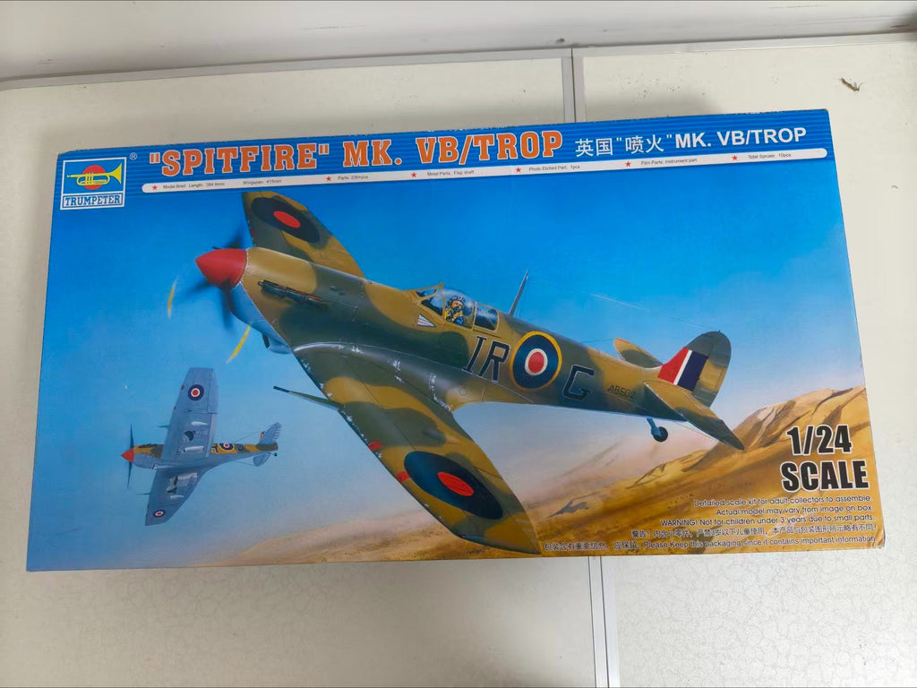 Trumpeter 1/24 02412 Spitfire Mk.VB/Trop