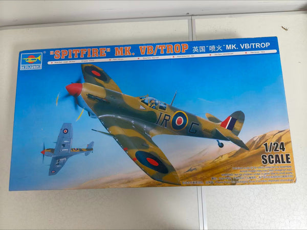 Trumpeter 1/24 02412 Spitfire Mk.VB/Trop