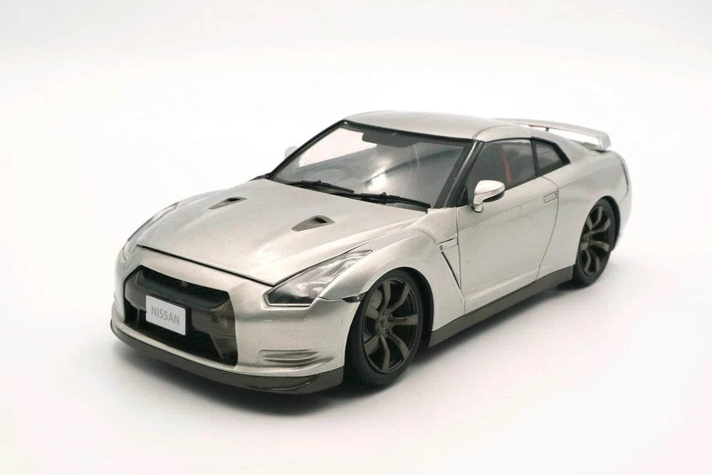 Fujimi 04749 1/24 ID131 NISSAN GT-R (R35) plastic model with engine