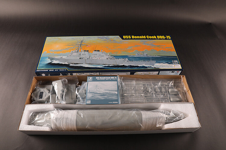 Trumpeter 62008 1/200 USS Donald Cook DDG-75 Destroyer Assembly Model Kit — detail view 3