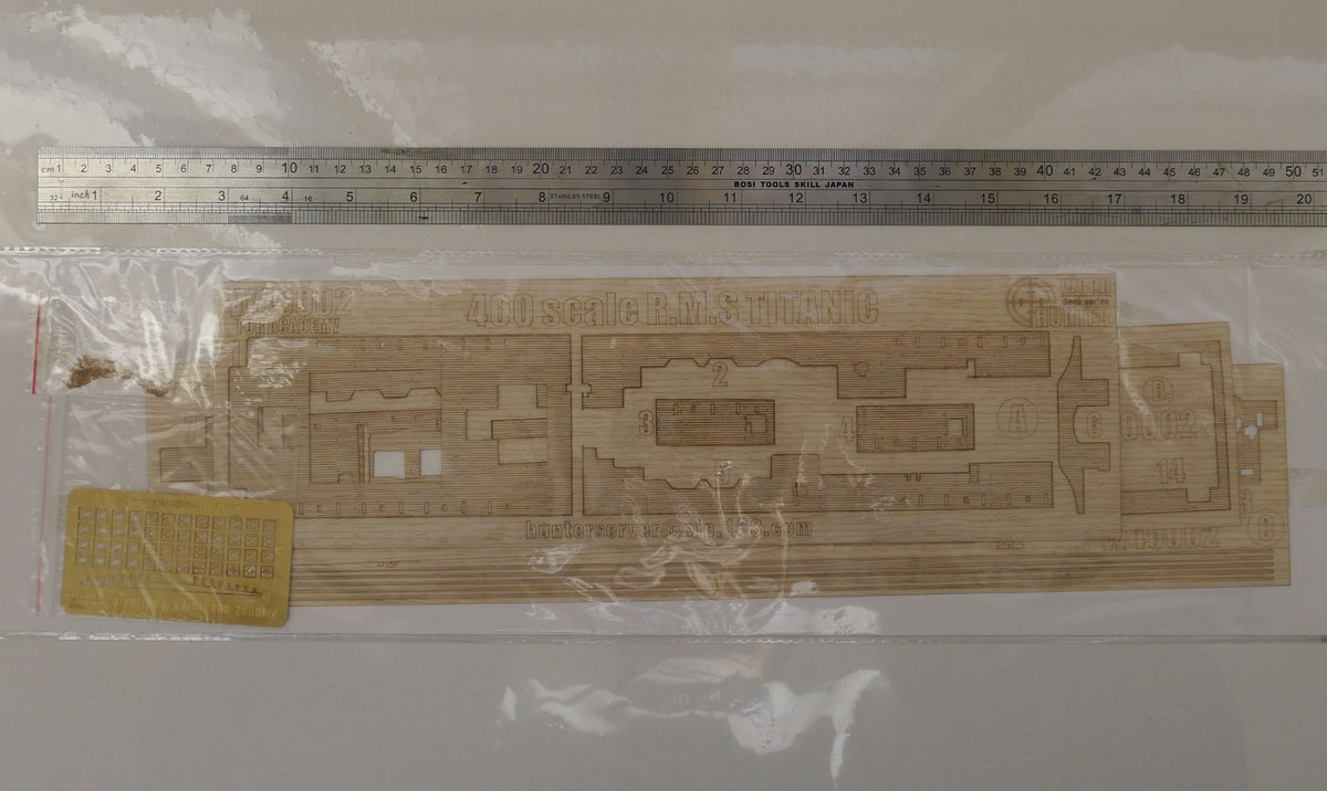 Hunter W40002 1/400 RMS TITANIC wooden deck for ACADEMY 14215 Main image
