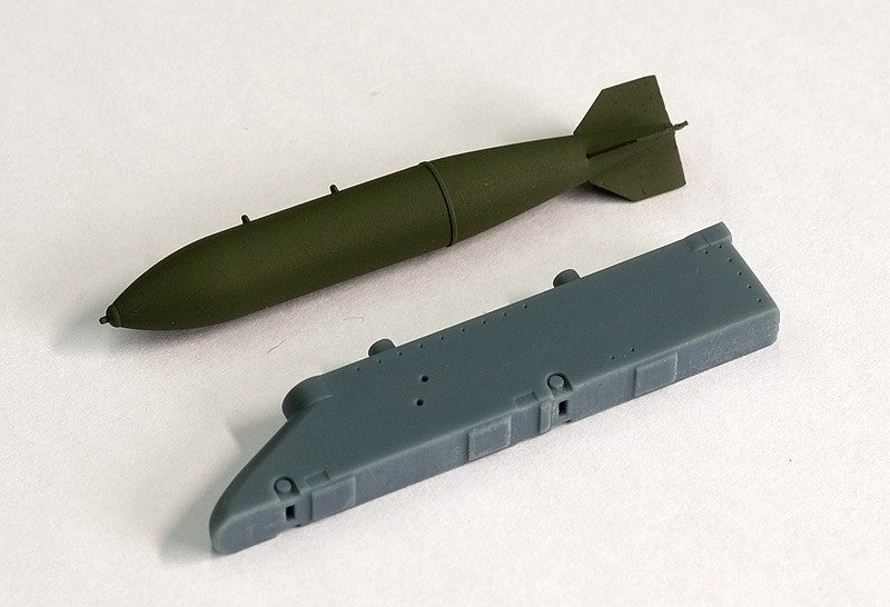 Five star FS48010 1/48 Modern Chinese PLA Air Force 250kg Bomb with Pylons