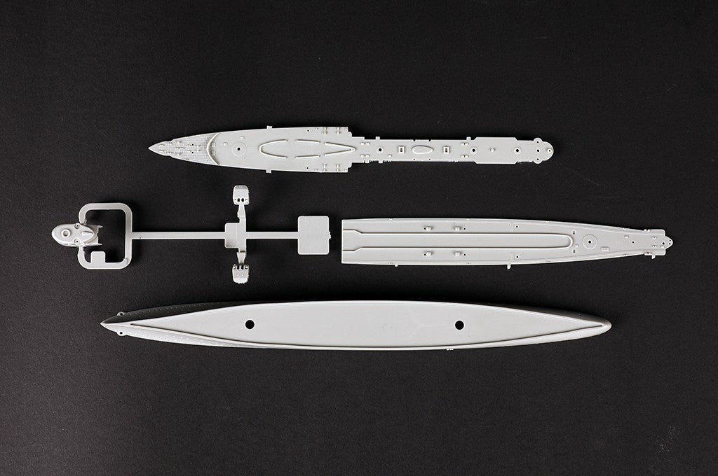 Trumpeter 06747 RUSSIAN DESTROYER TASZKIENT 1942 1/700 Model Kit