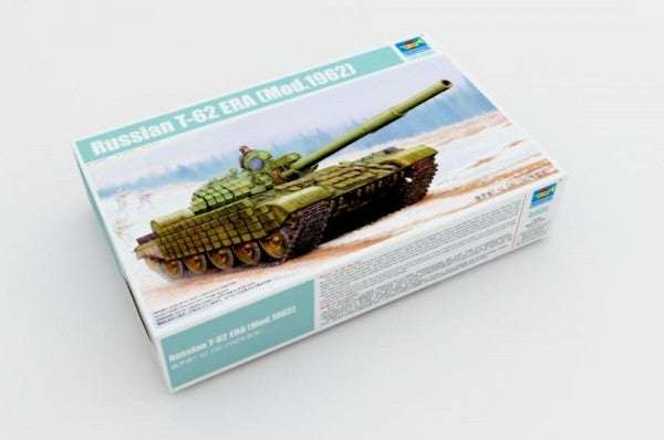 Trumpeter 1/35 RUSSIAN T-62 ERA MOD. 1962 Model Kit - 01555