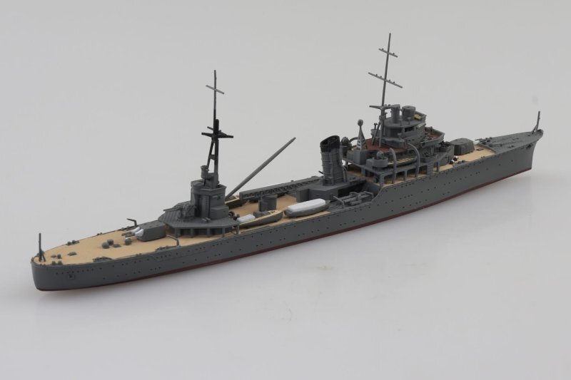 Aoshima AO-06747 1/700 Kit WWII IJN Japanese Light Cruiser Katori