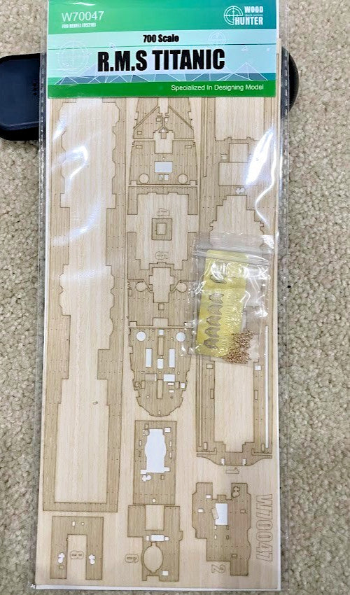 1/700 R.M.S. TITANIC wood deck REVELL 05210 Hunter W70047 — scale model kit