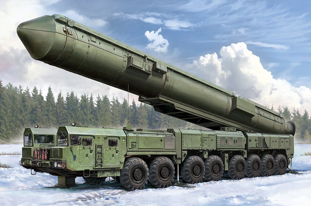 Hobby Boss 82952 1/72 15U175 TEL OF RS-12M1 TOPOL-M ICBM COMPLEX Model Kit Main image