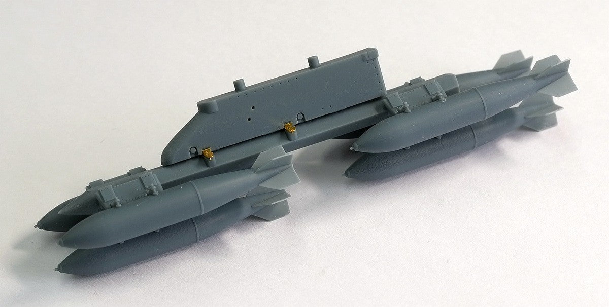 Five star FS48010 1/48 Modern Chinese PLA Air Force 250kg Bomb with Pylons