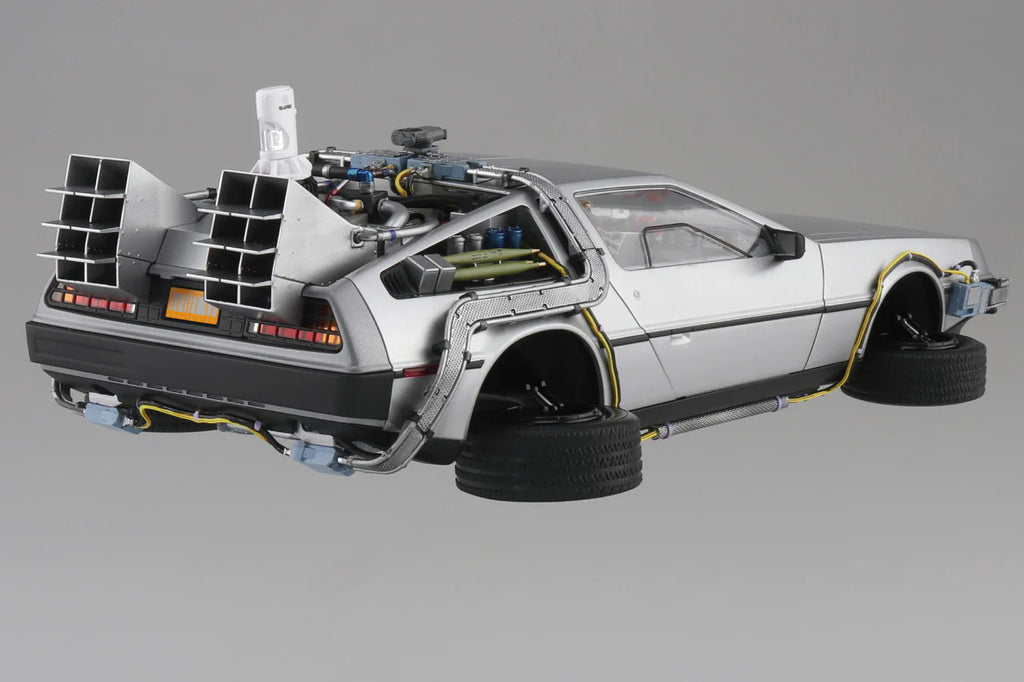 Aoshima AO-06437 1/24 Back to the Future Part II The Time Machine"Delorean"