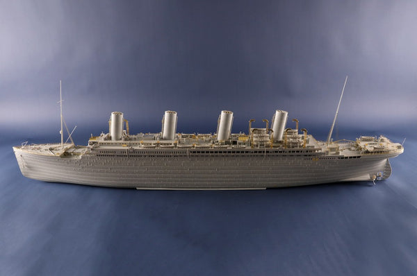 Trumpeter 03721 HMHS BRITANNIC 1:200 Model Kit