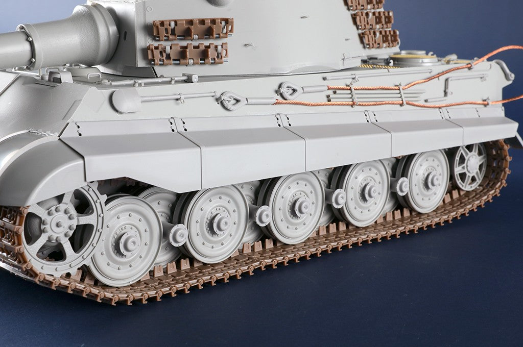 Trumpeter 00949 1:16 Pz.Kpfw.VI Sd.Kfz.182 Tiger II (Henschel 105mm)Model Kit