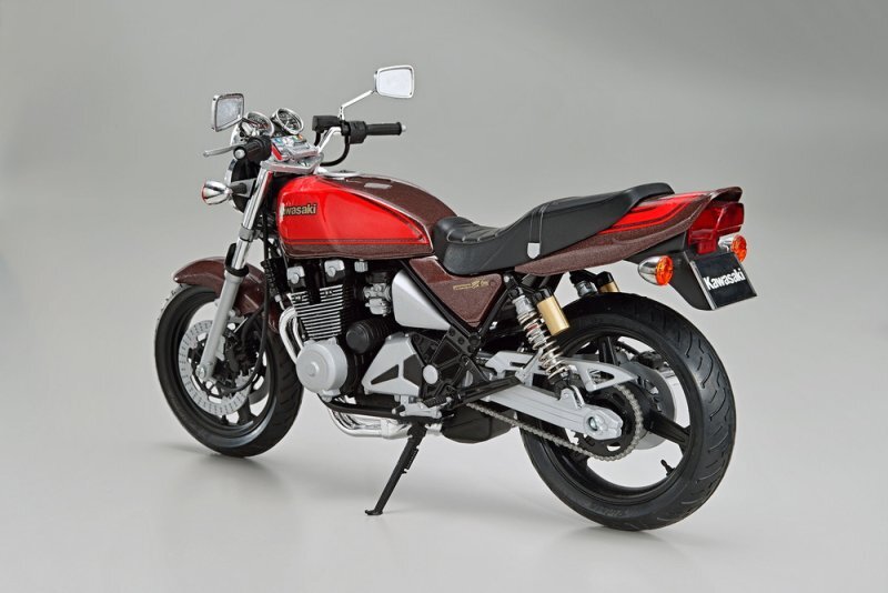 Aoshima 1/12 Scale Model The Bike(30) Kit Kawasaki ZR400C Zephyr X Kai 2009 — detail view 3