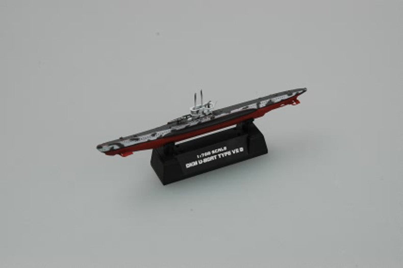 Hobbyboss 1/700 87008 German U-boat Type VII B ship model kit — detail view 5