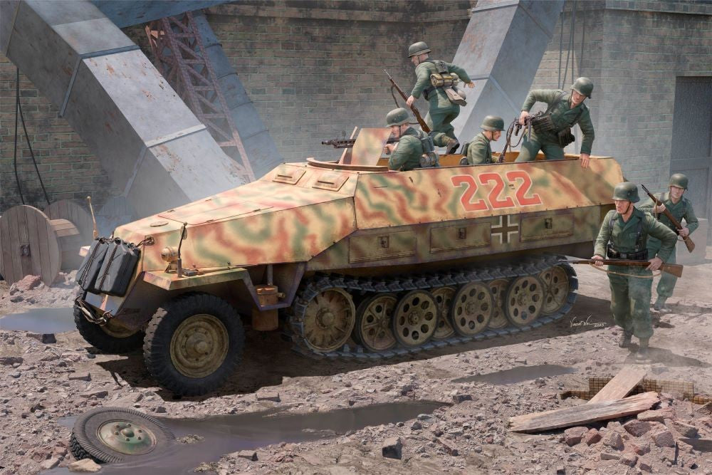 Trumpeter 00942 1:16 German SdKfz 251D Halftrack Plastic Model Kit — scale model kit