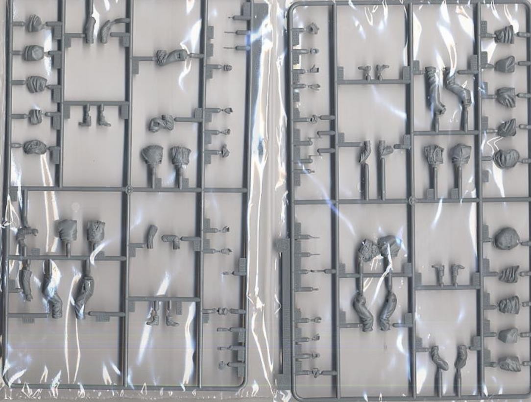 DRAGON 6385 1/35 scale Totenkopf Division Kharkov 1943 Plastic Model Kit