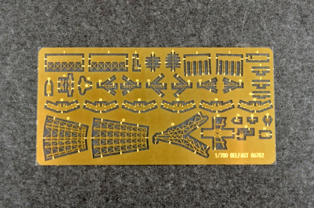 Trumpeter 06702 BELFAST 1959 1:700 Model Kit
