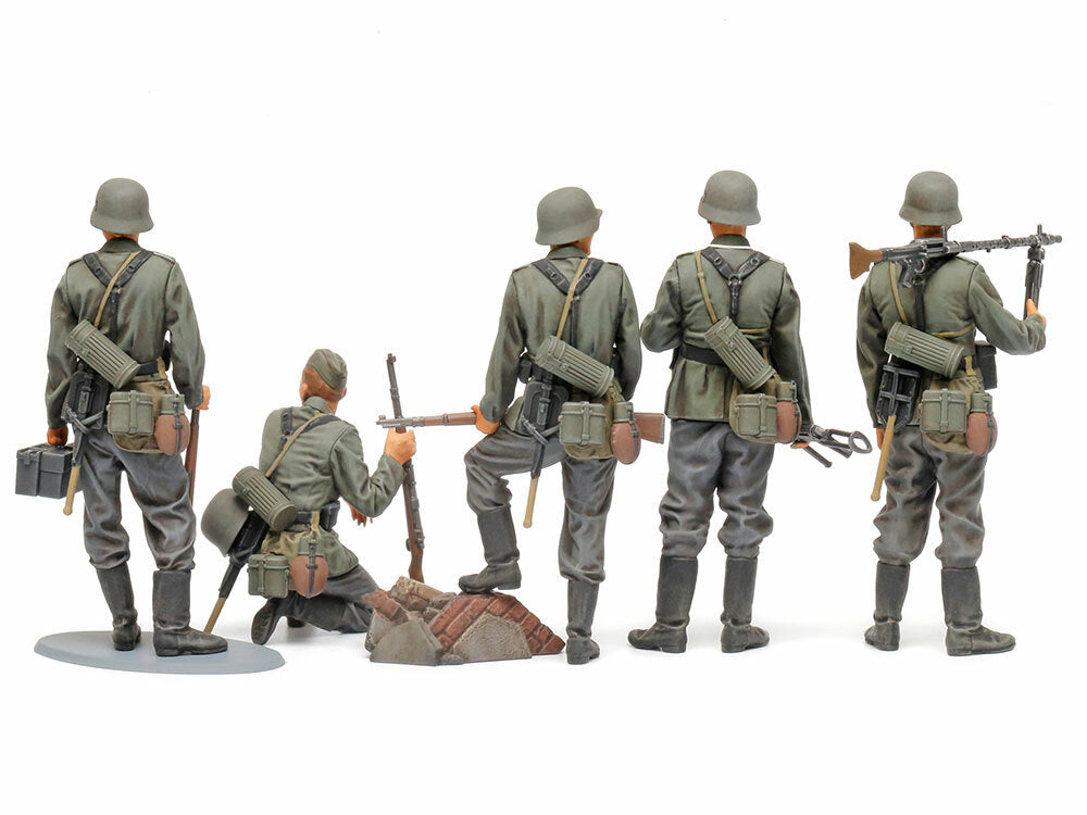 Tamiya 35371 1/35 Scale Military Figure Model Kit Mid-WWII German Infantry Set