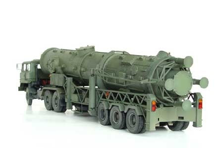 Trumpeter 1/35 DF-21 BALLISTIC MISSILE LAUNCHER Model Kit - 00202