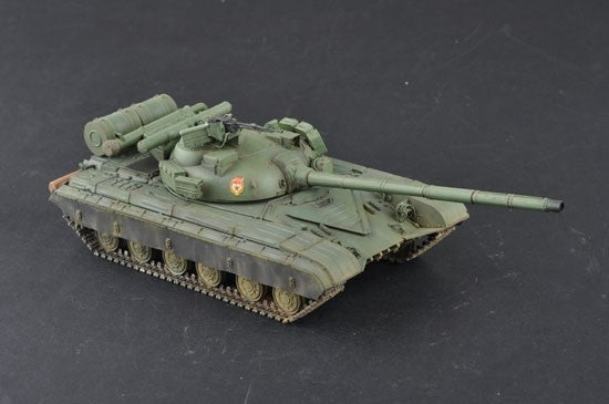 Trumpeter 1/35 SOVIET T-64B MOD 1975 Model Kit - 01581