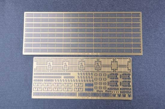 Trumpeter 03706 USS IOWA BB-61 1:200 Model Kit- — detail view 4
