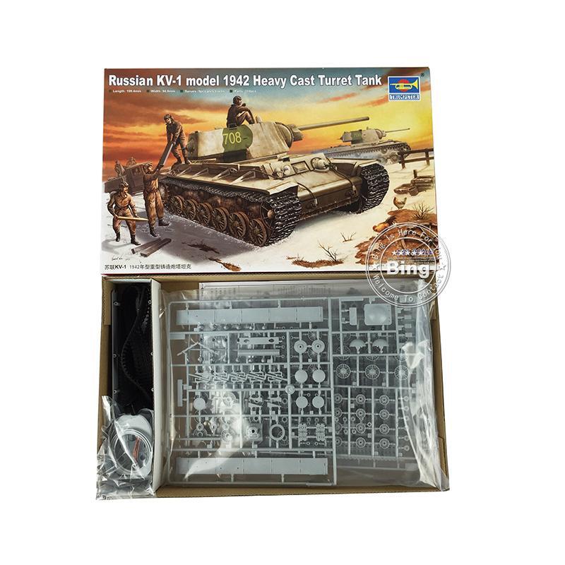 1/35 Trumpeter Heavy Cast Turrey Tank Russian KV-1 1942 00359 Static Model Main image