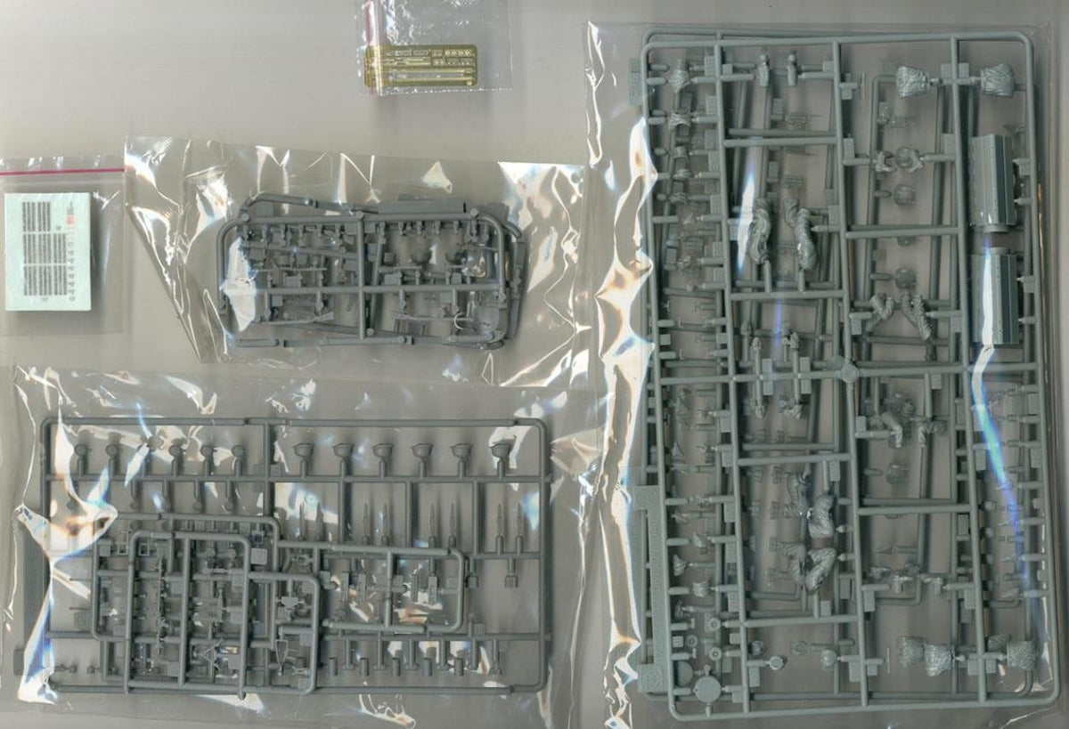 DRAGON 6276 1/35 Scale 1st Fallschirmjager Division Holland 1940 — detail view 4
